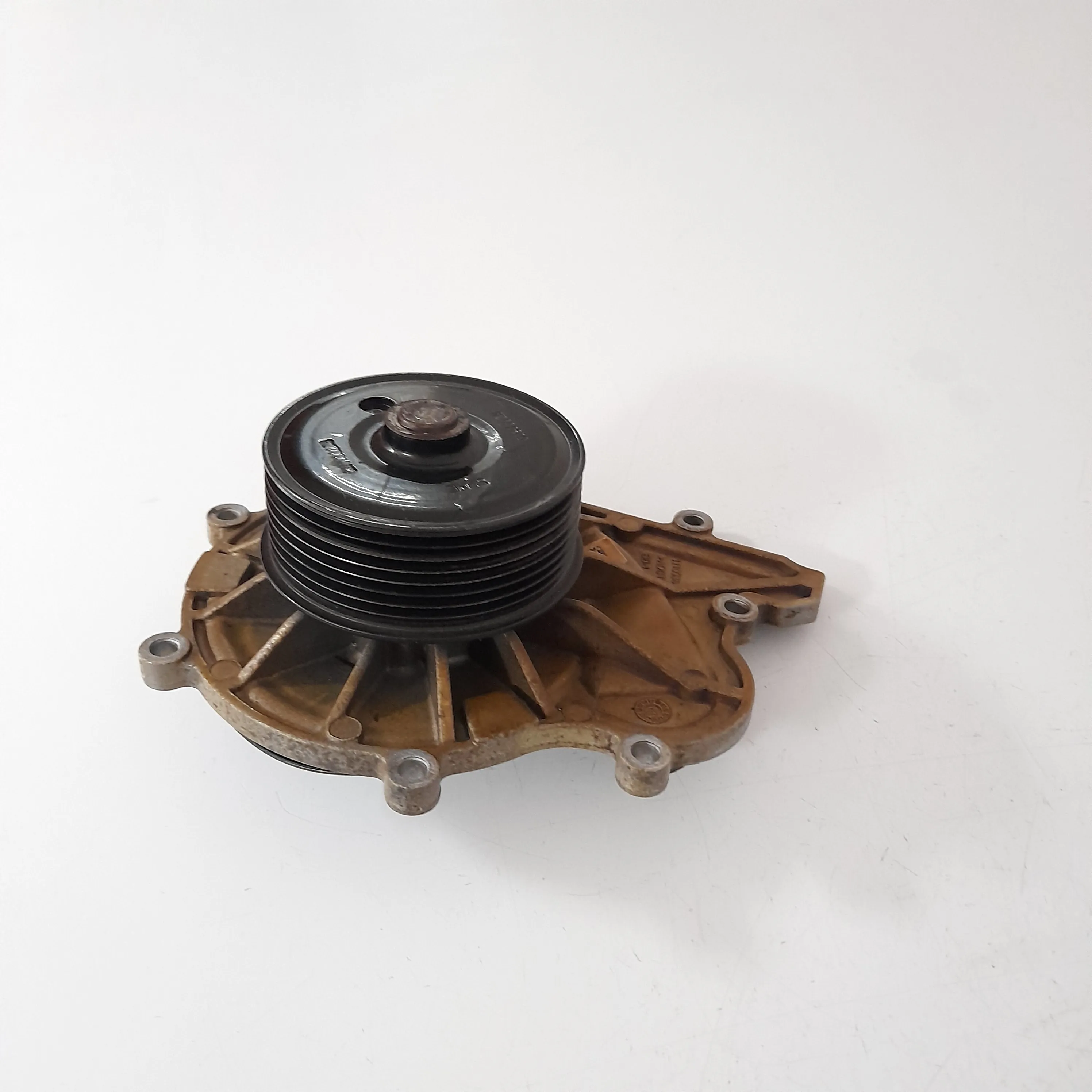 Bomba de água F4000 2.8 cummins 4x2 15 4cc