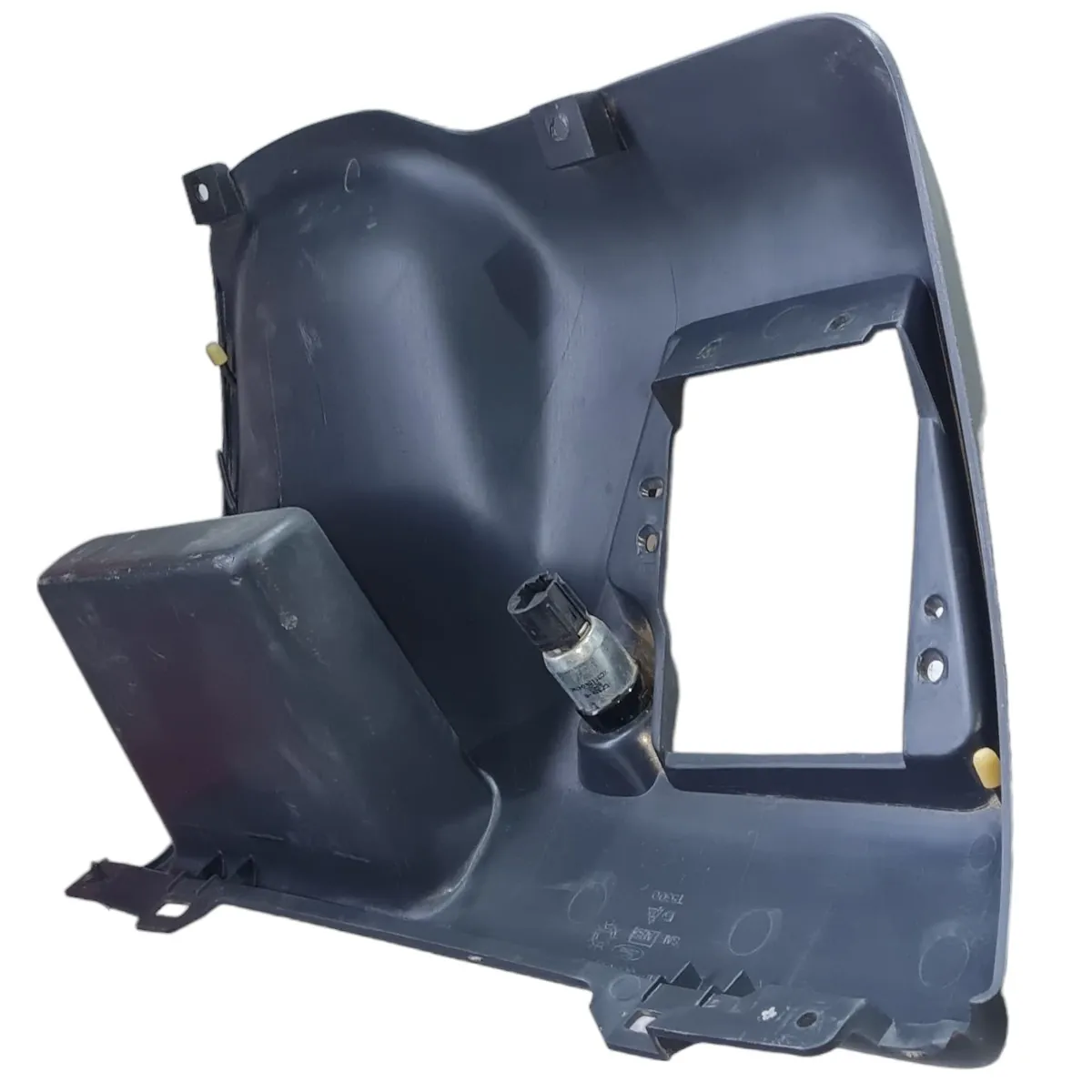 Tampa moldura Inferior do painel F4000 2.8 cummins 4x2 2015