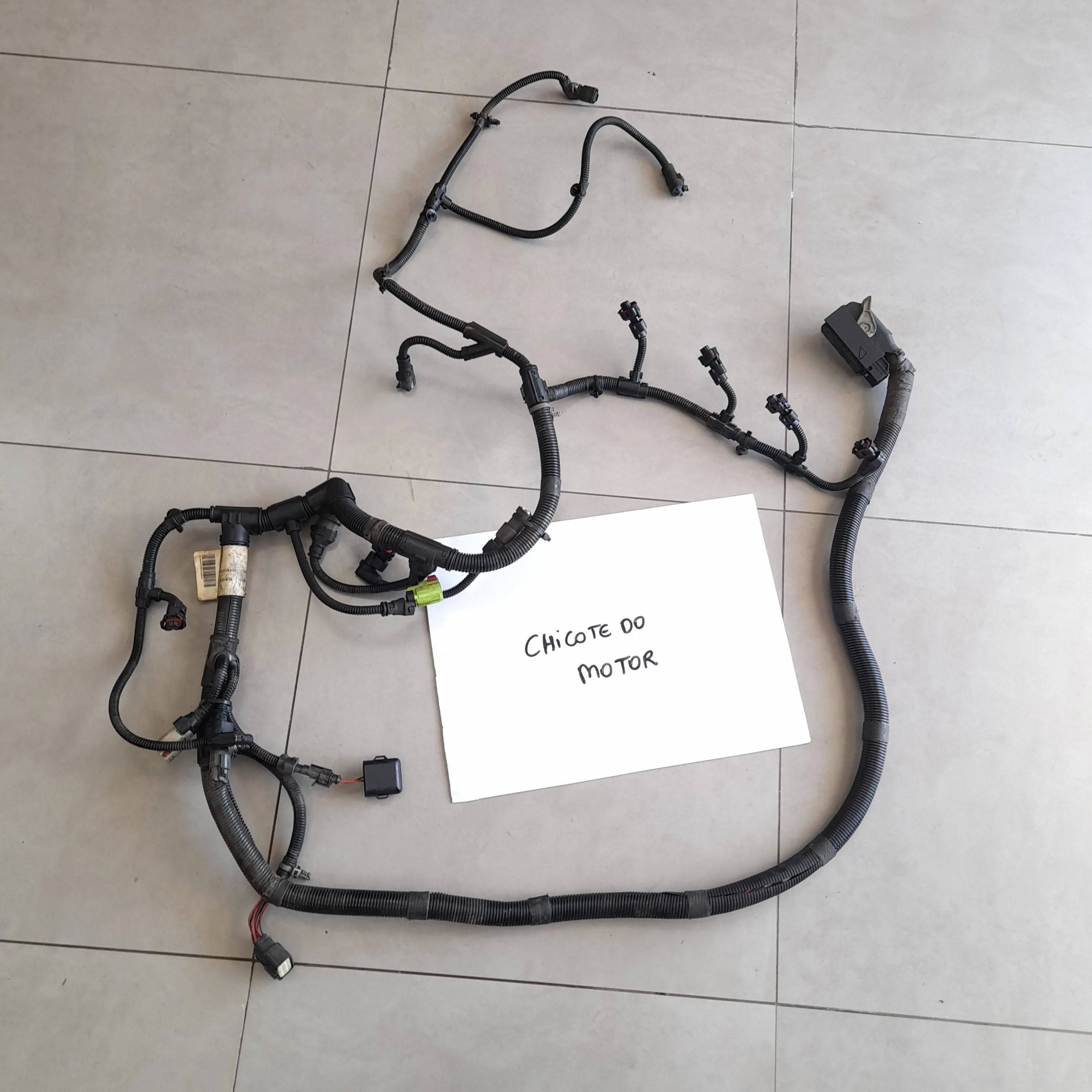 Chicote do motor e painéis F4000 2.8 cummins 4x2 15 4cc