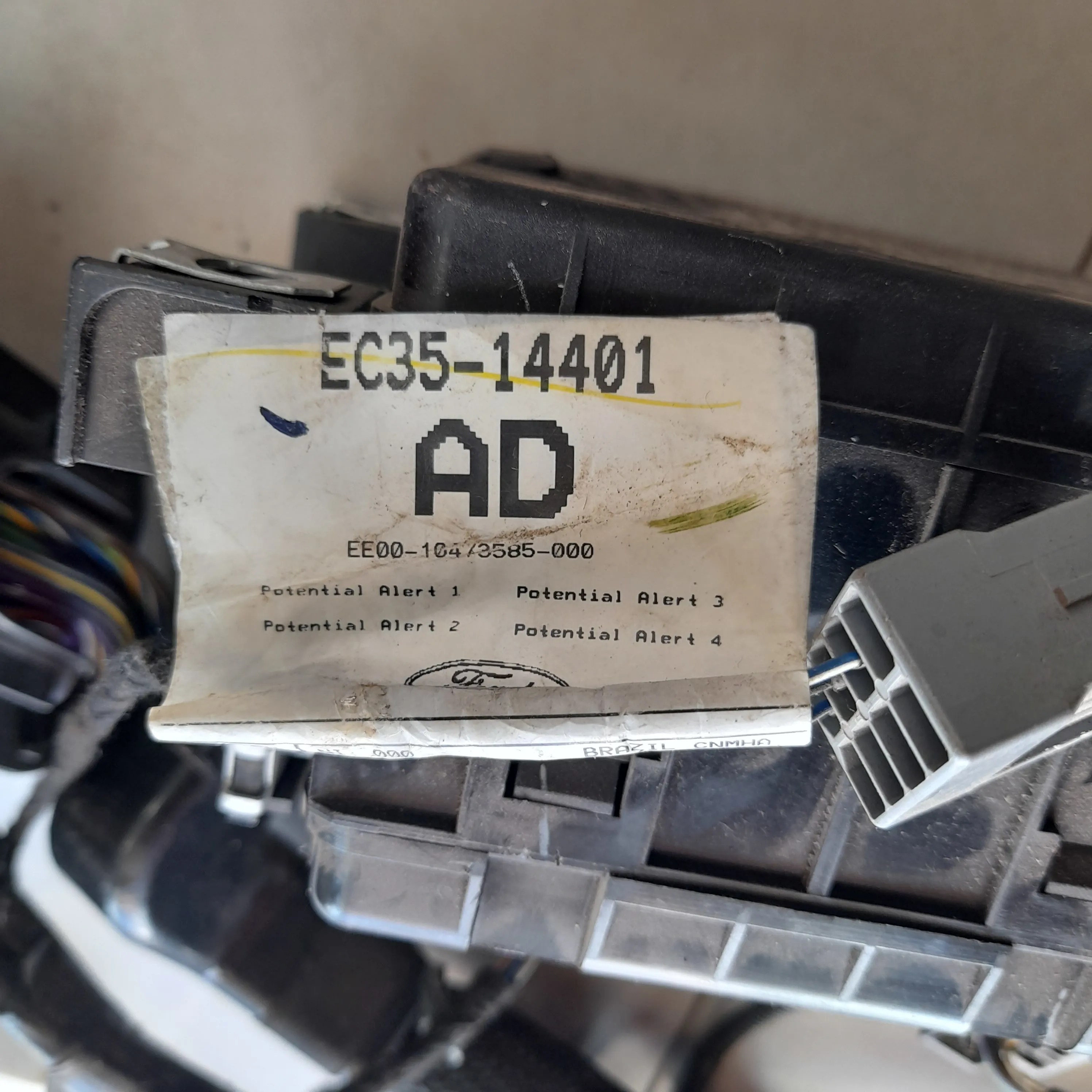 Chicote do motor e painéis F4000 2.8 cummins 4x2 15 4cc