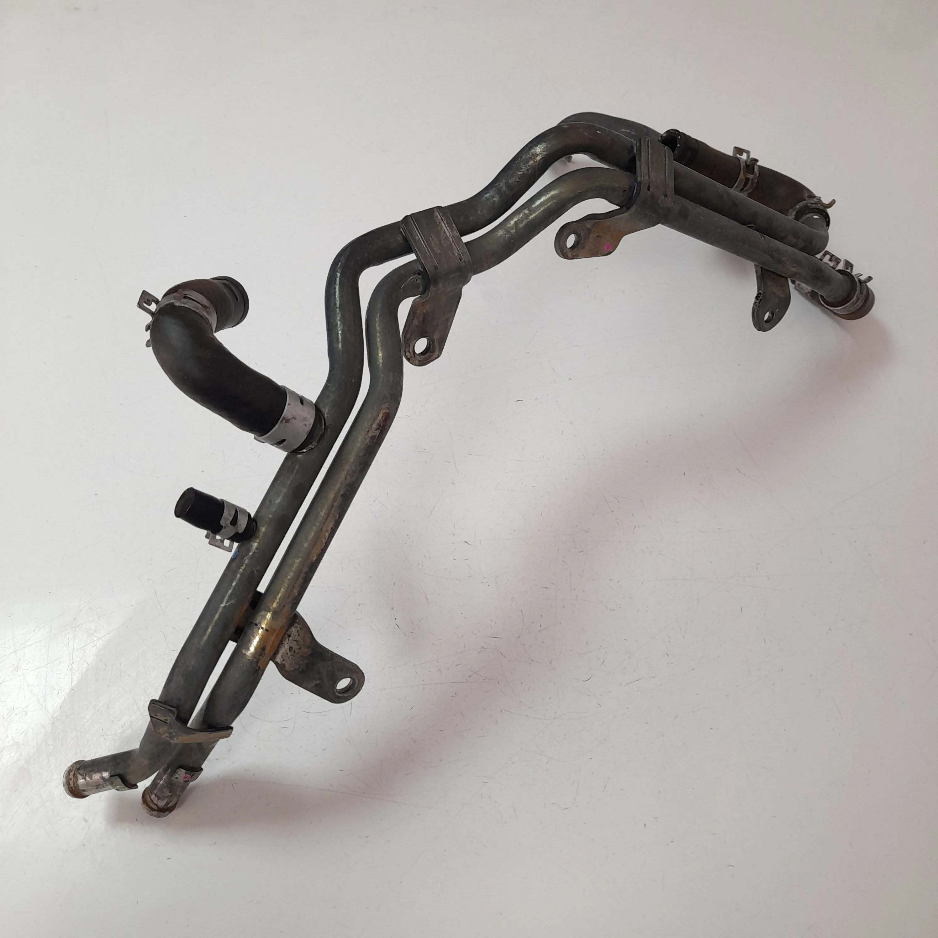 Tubo saída de água do motor Hilux 2.8 4x4 CS 2018