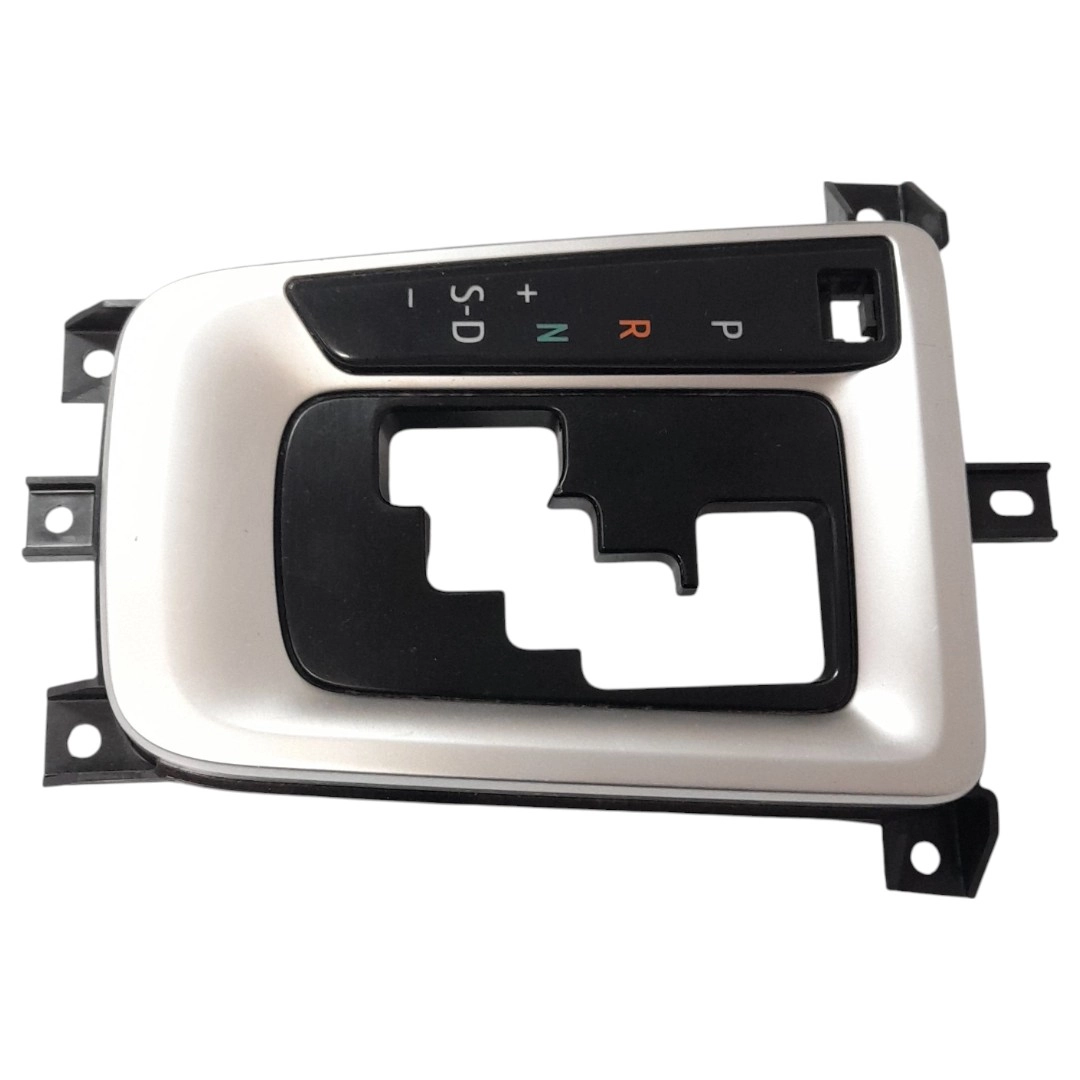 Moldura câmbio automático Hilux 2.8 2020 Aut