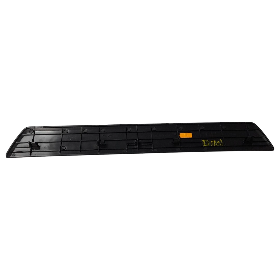 Soleira porta dianteira direita Hilux 2020 2.8 2020 Aut