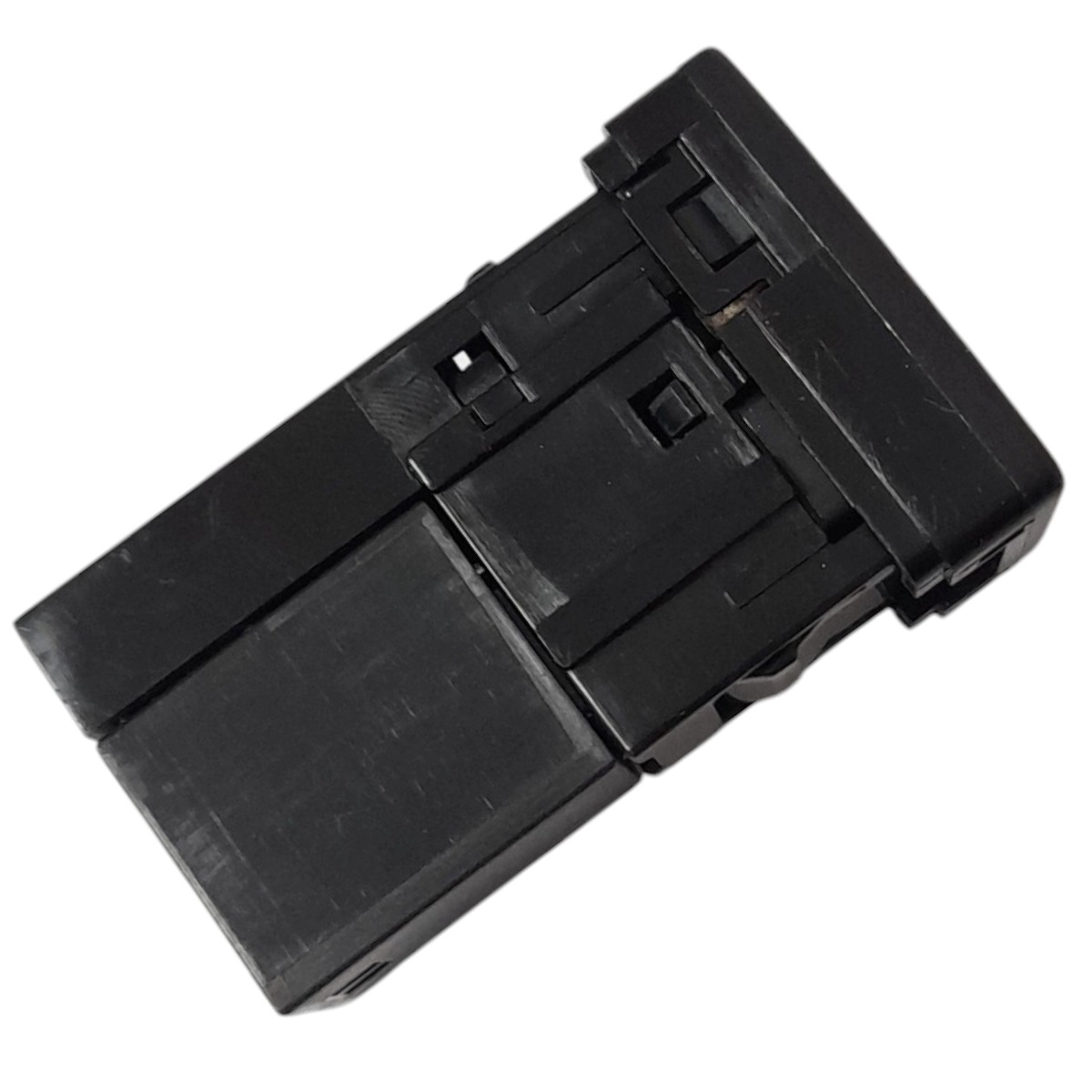 Conector interruptor USB Hilux 2020 2.8 2020 Aut