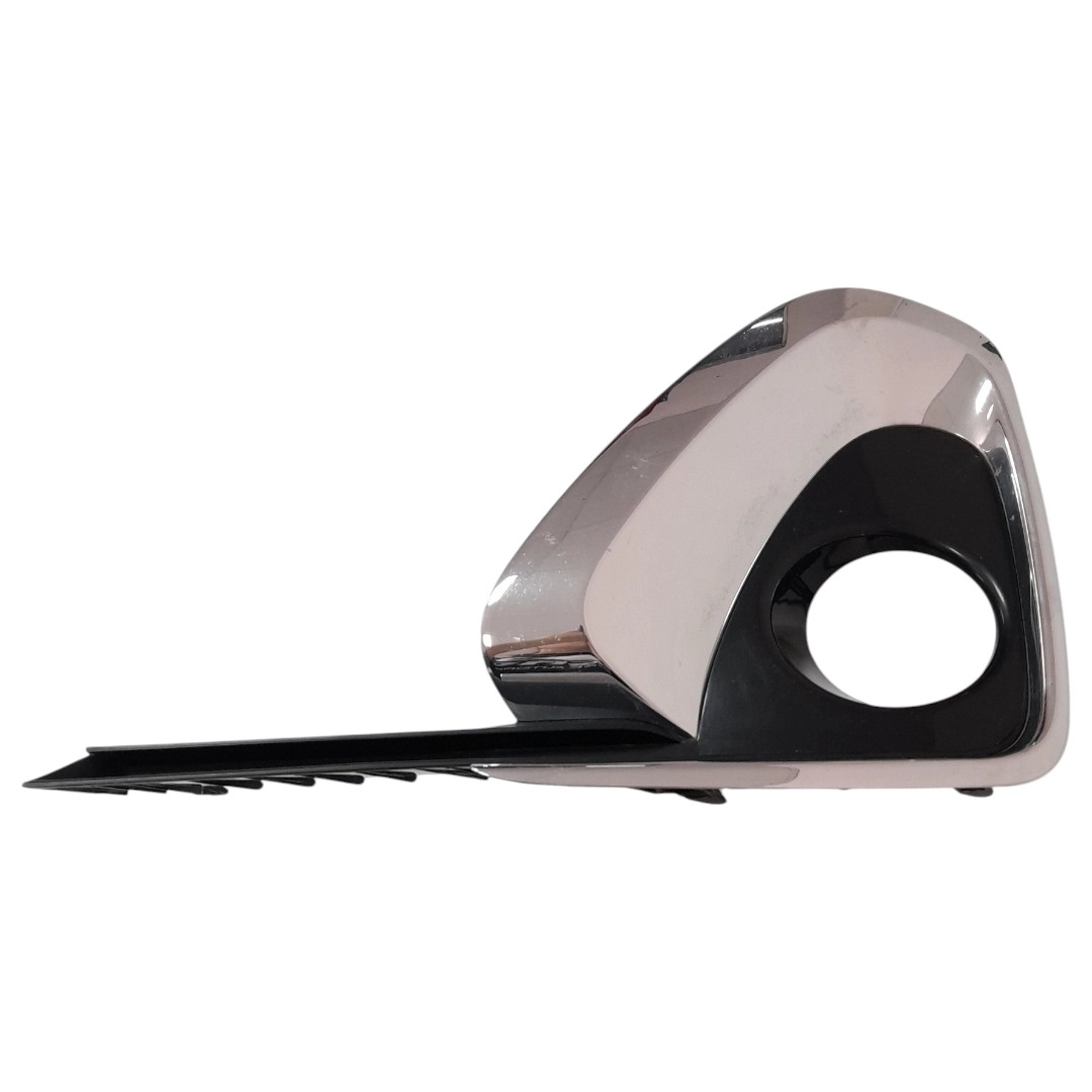 Moldura Farol de Neblina Direito Hilux sw4 2020 2.8