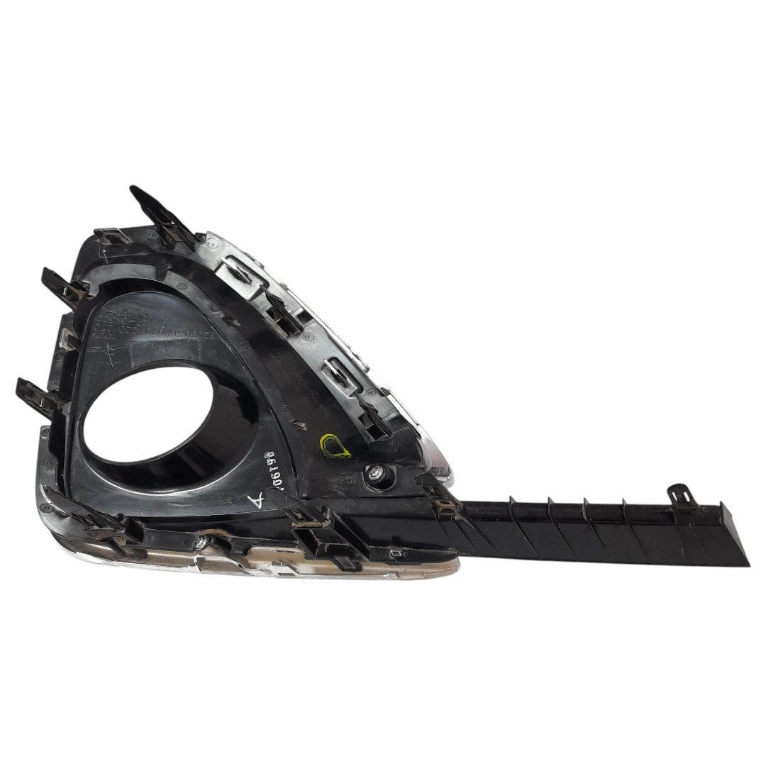Moldura Farol de Neblina Direito Hilux sw4 2020 2.8