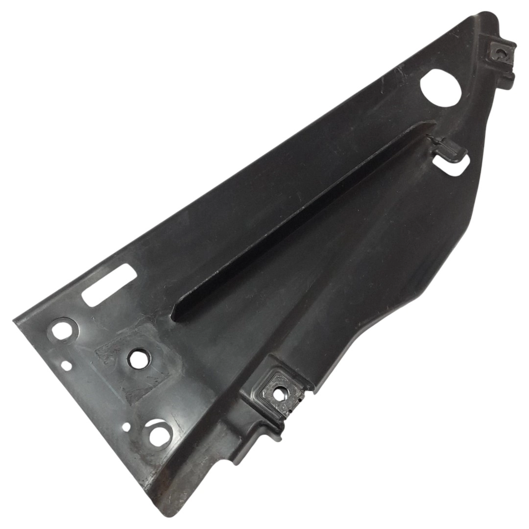 Suporte Guia Parachoque Traseiro Direito Hilux sw4 2020 2.8