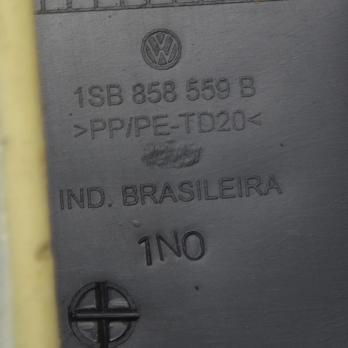 Acabamento coluna de direção UP 1.0 TSI XTREME 2020