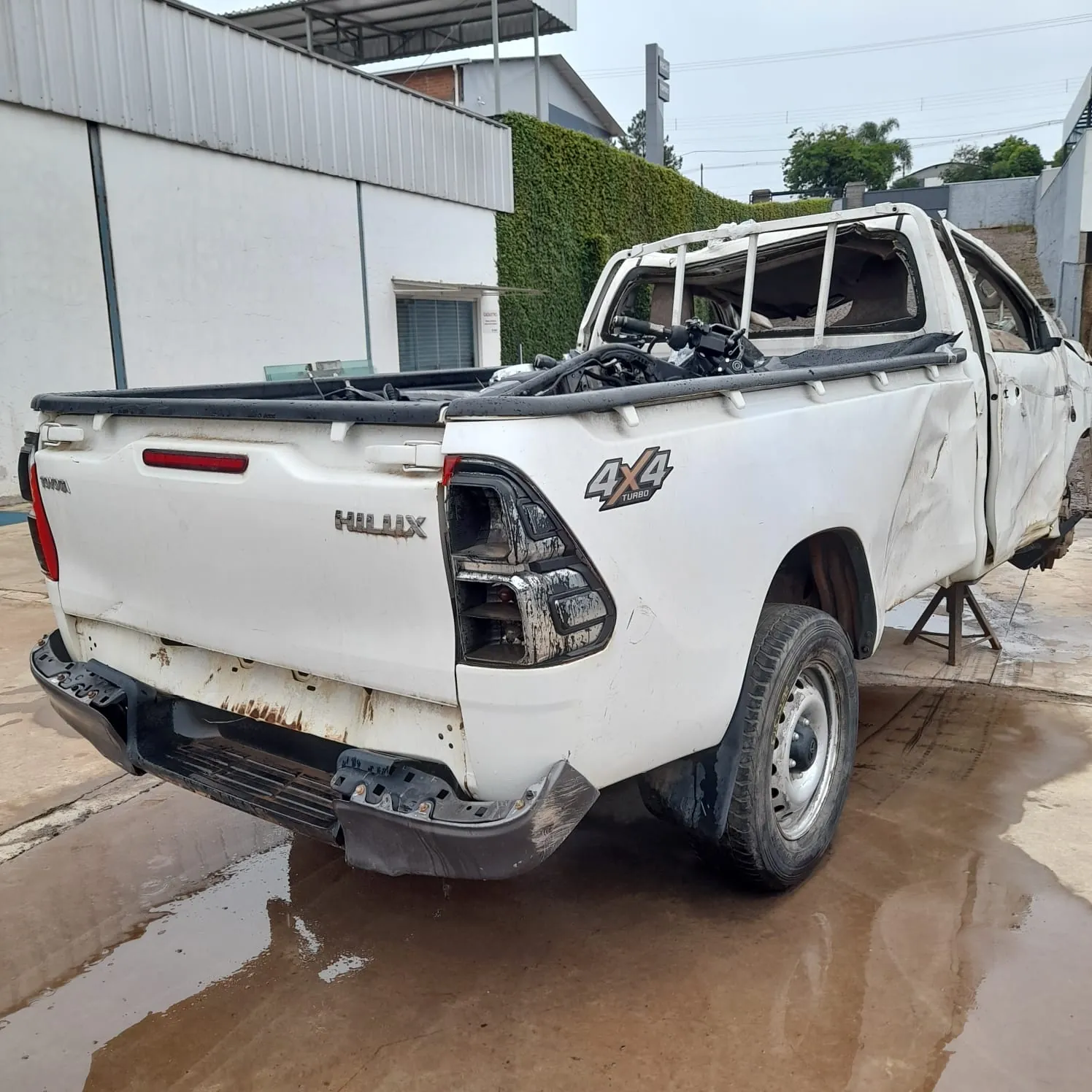 Sucata de Toyota Hilux 2.8 cabine simples 4x4 manual 2019