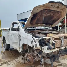 Sucata de Toyota Hilux 2.8 cabine simples 4x4 manual 2019