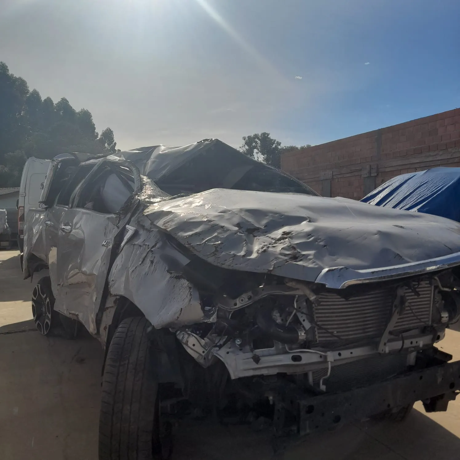 Sucata de Toyota Hilux srv 4x4 2.8 2022 204cv