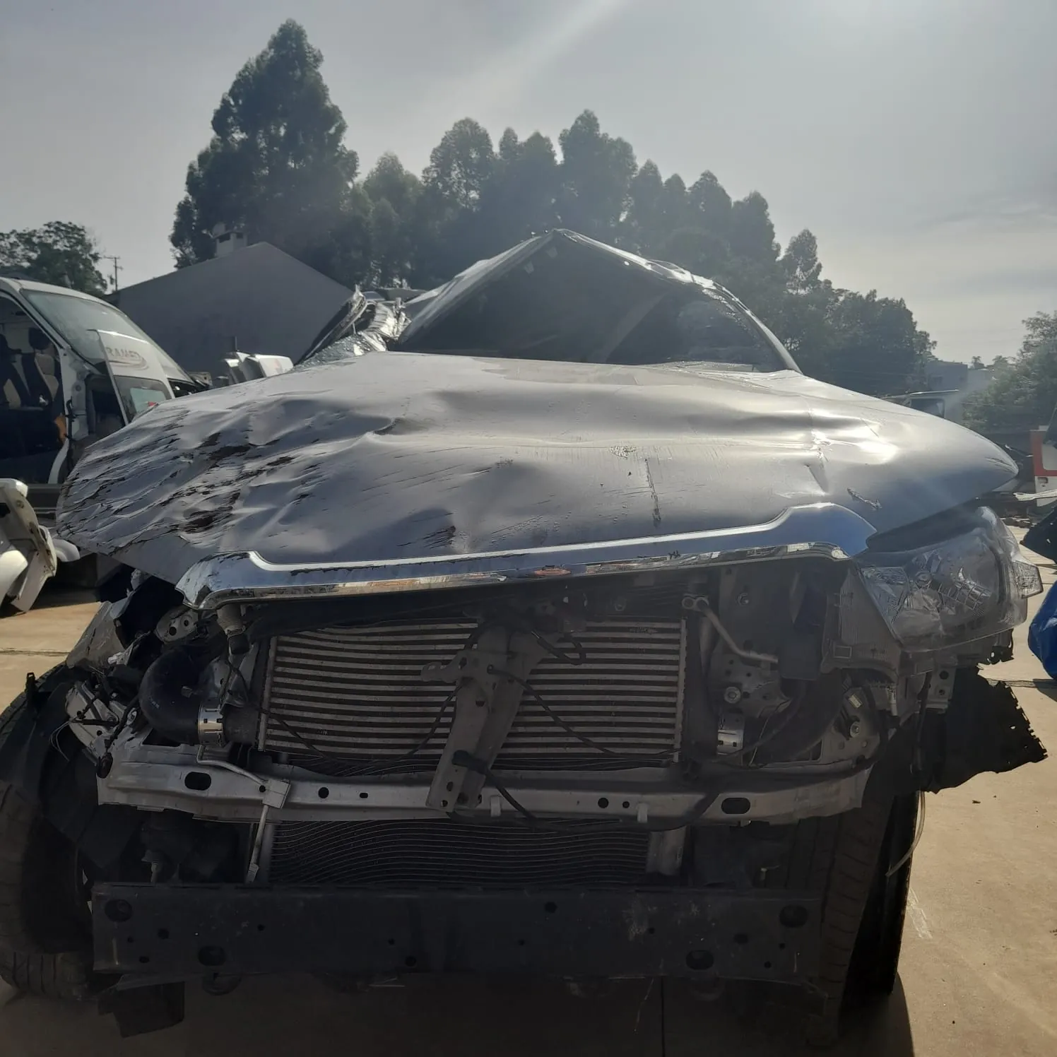 Sucata de Toyota Hilux srv 4x4 2.8 2022 204cv