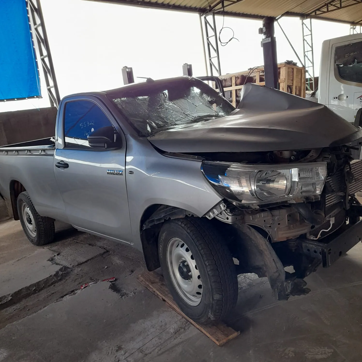 Sucata de Hilux CS Manual 2023 204cv 2.8 Diesel