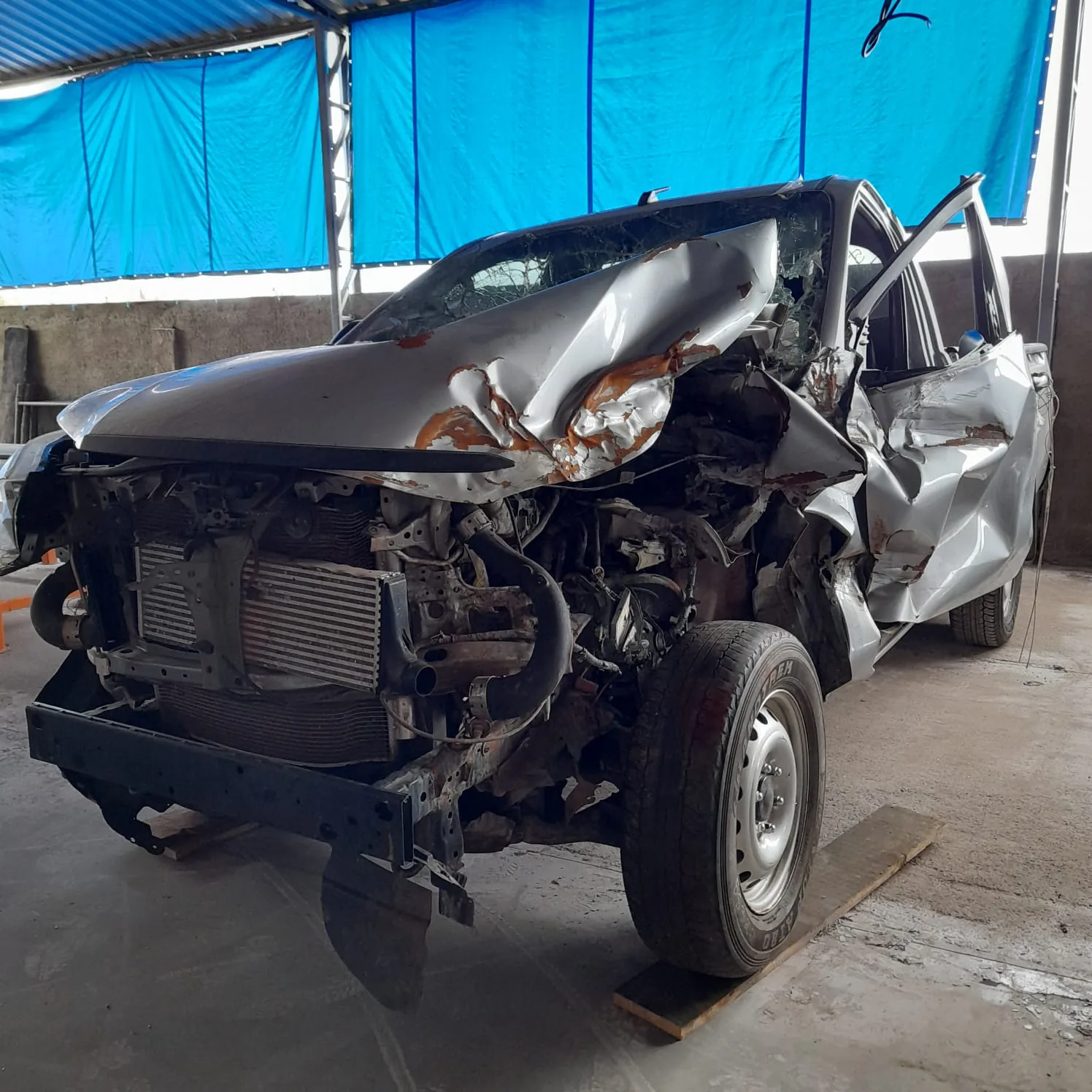 Sucata de Hilux CS Manual 2023 204cv 2.8 Diesel
