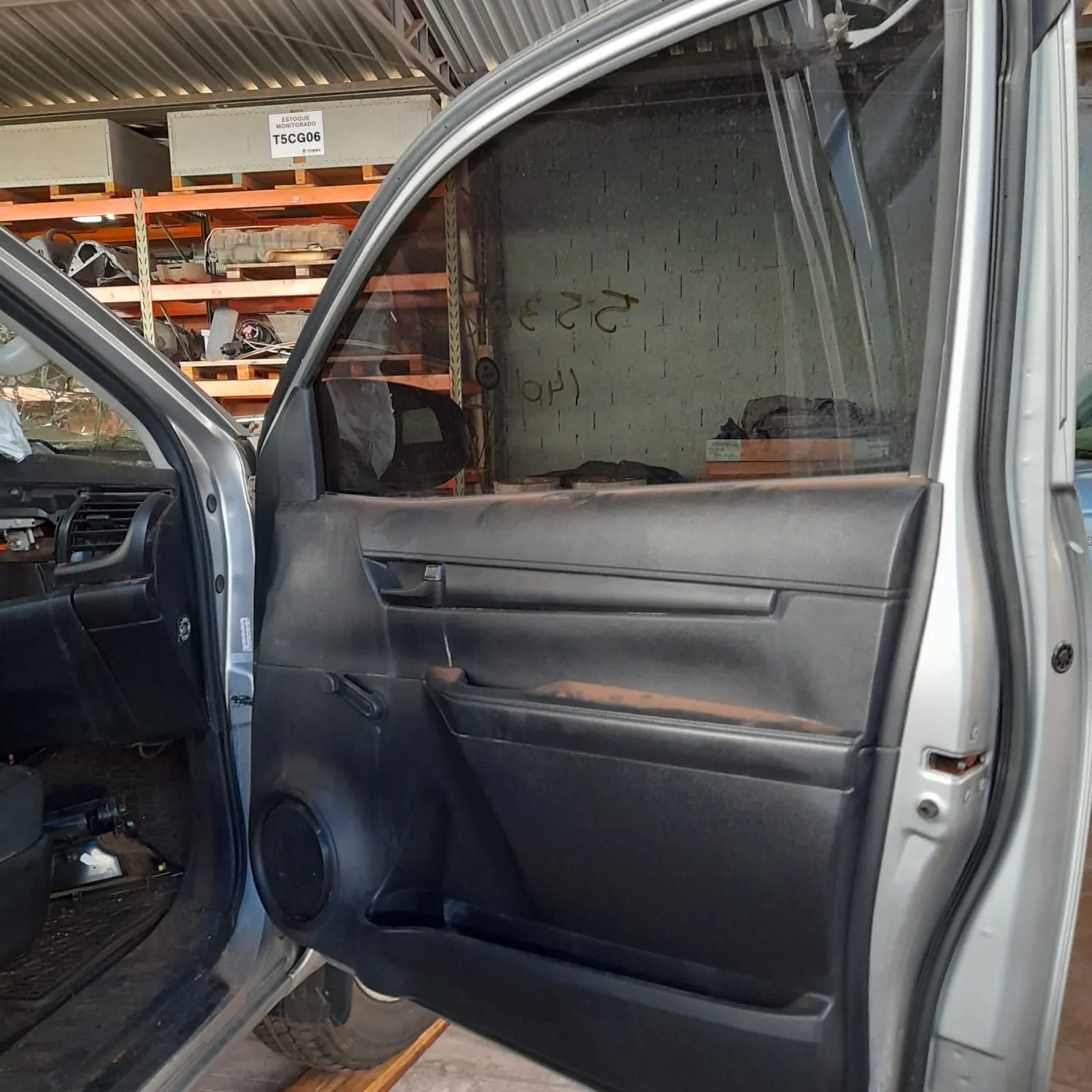 Sucata de Hilux CS Manual 2023 204cv 2.8 Diesel