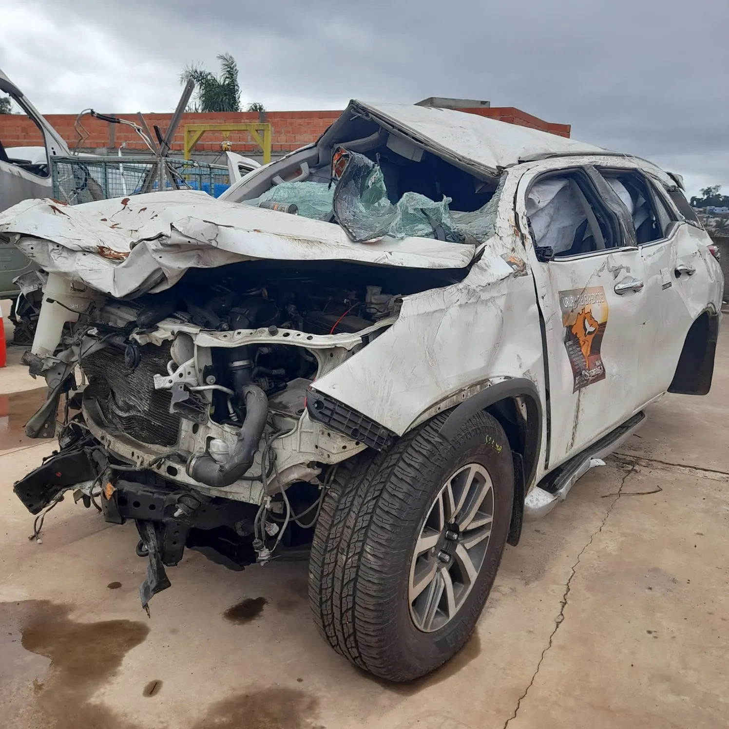 Sucata de Toyota Hilux SW 2017 2.8 Diesel 177cv Automática