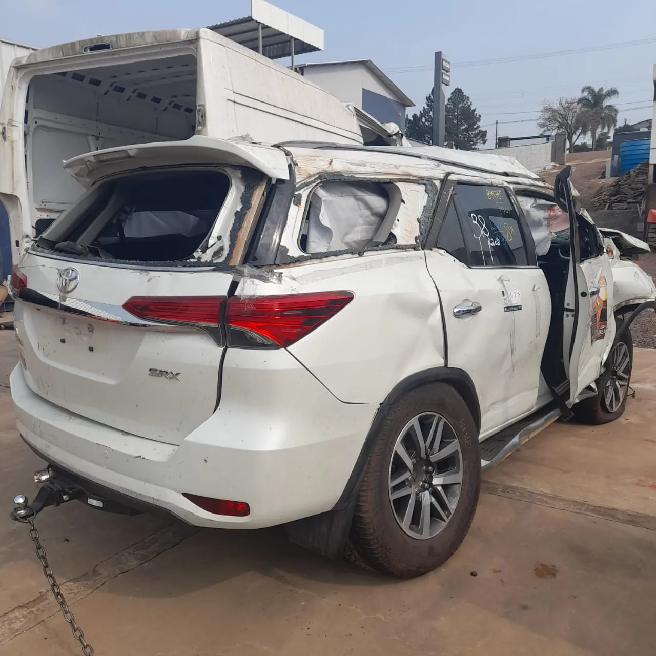 Sucata de Toyota Hilux SW 2017 2.8 Diesel 177cv Automática