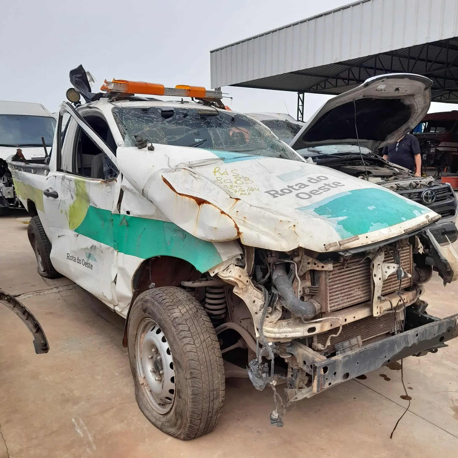 Sucata de Toyota Hilux 2.8 CS Manual 204cv 4x4 21/21