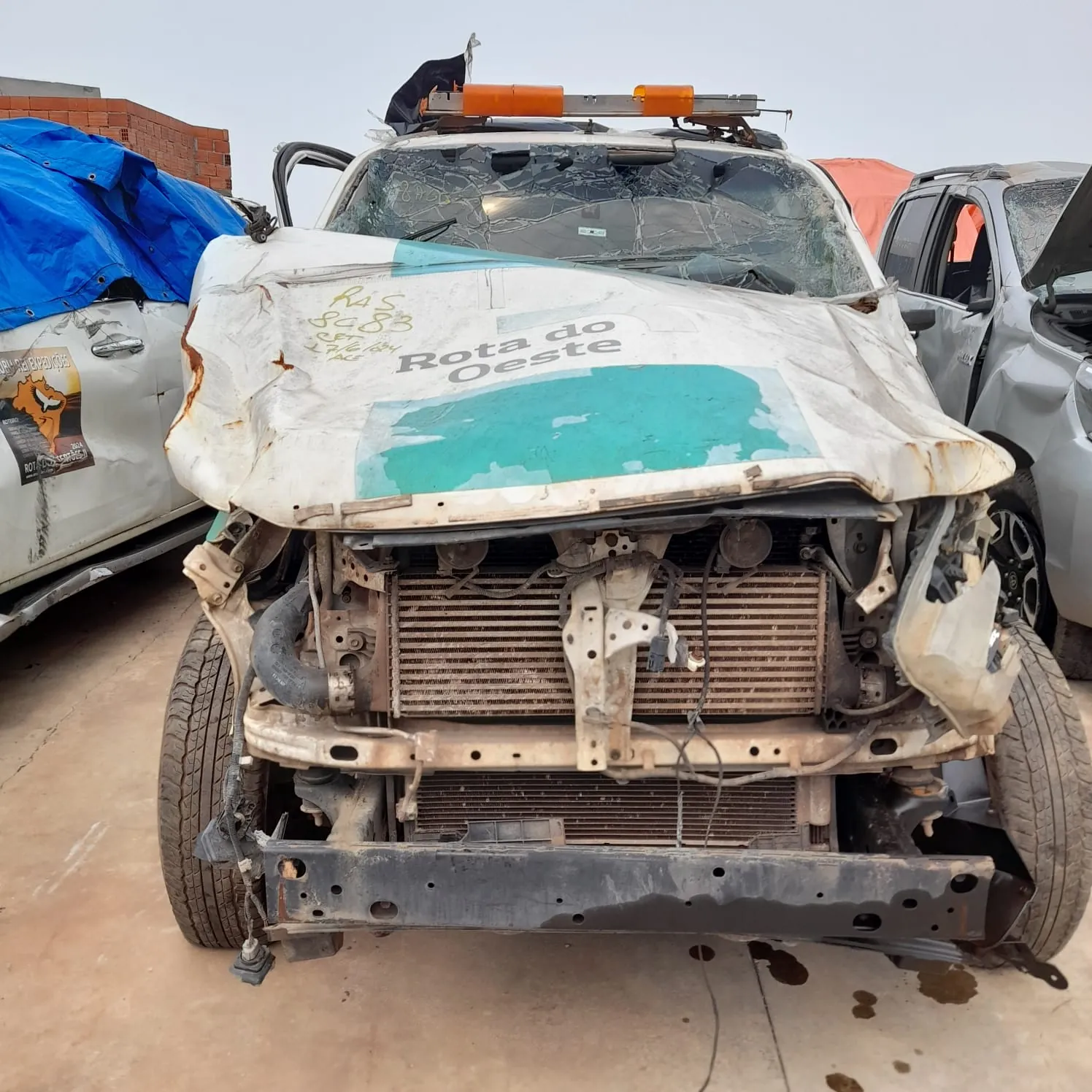 Sucata de Toyota Hilux 2.8 CS Manual 204cv 4x4 21/21
