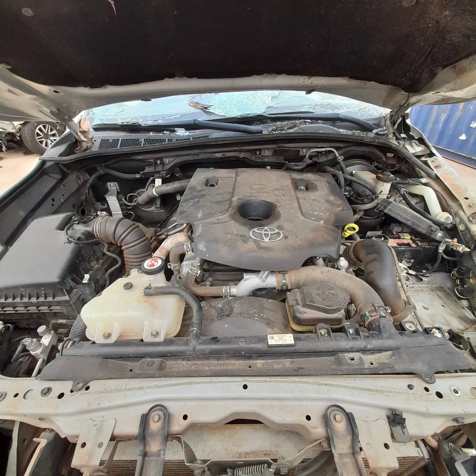 Sucata de Toyota Hilux 2.8 CS Manual 204cv 4x4 21/21