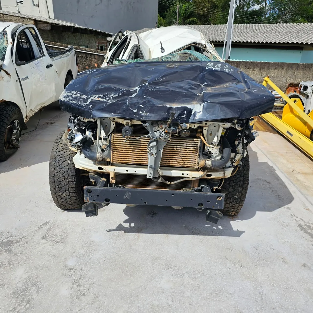 Sucata de Toyota Hilux CD LOW 2023/2024 Manual