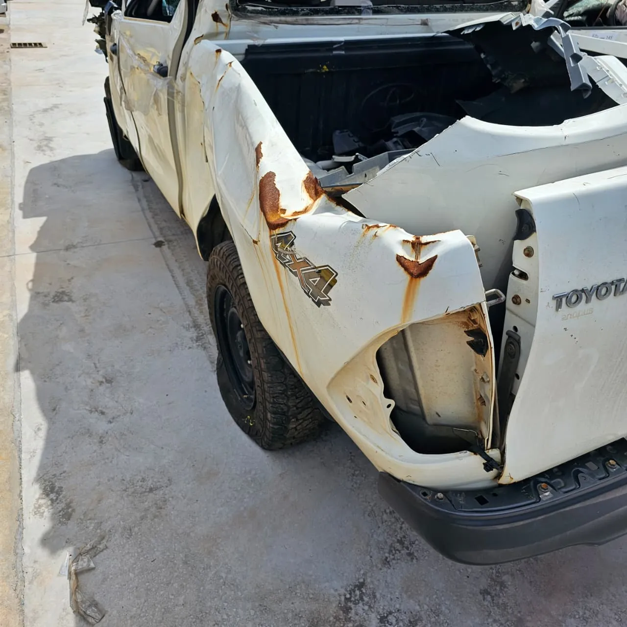 Sucata de Toyota Hilux CD LOW 2023/2024 Manual