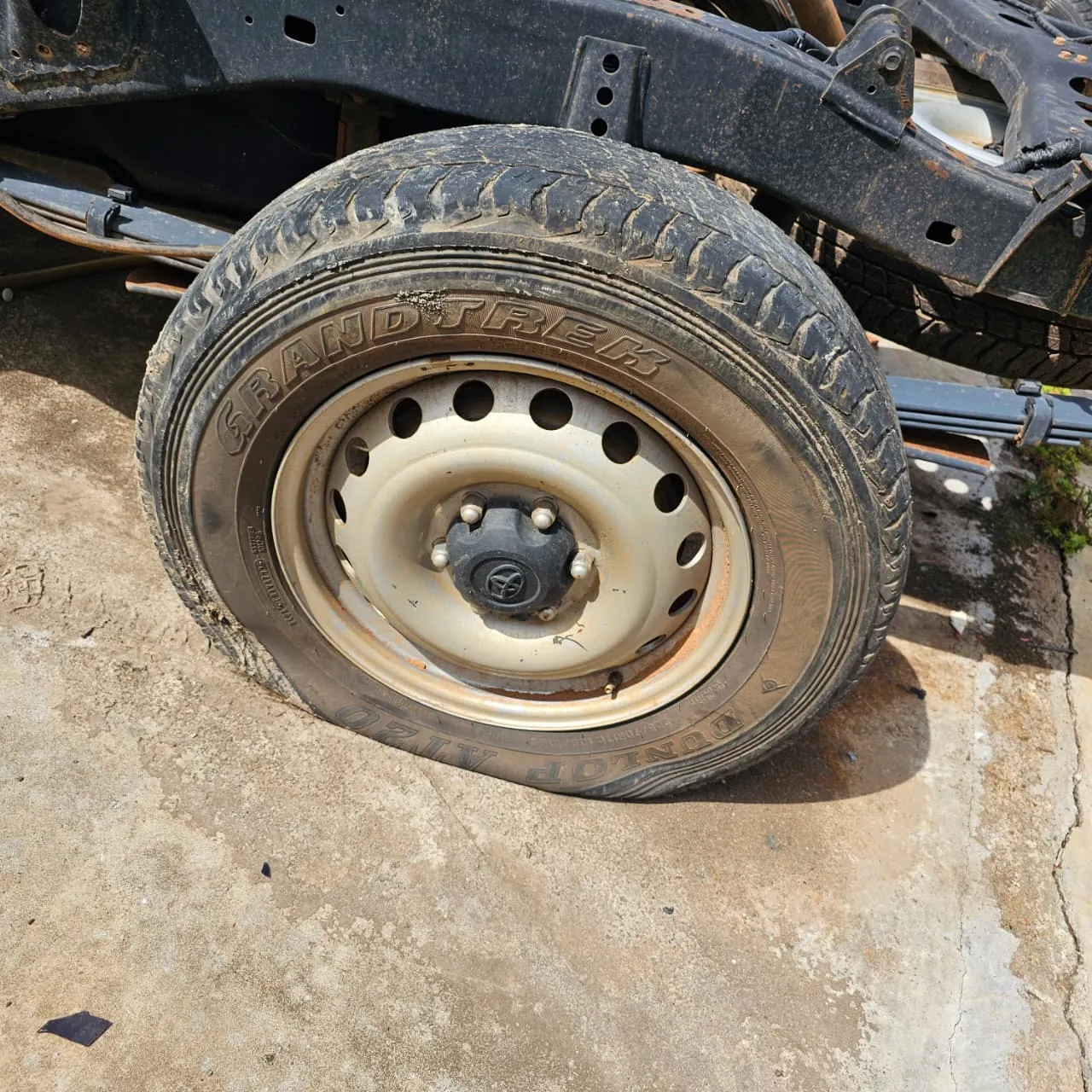 Sucata de Toyota Hilux CS 2023/2024 2.8 Manual