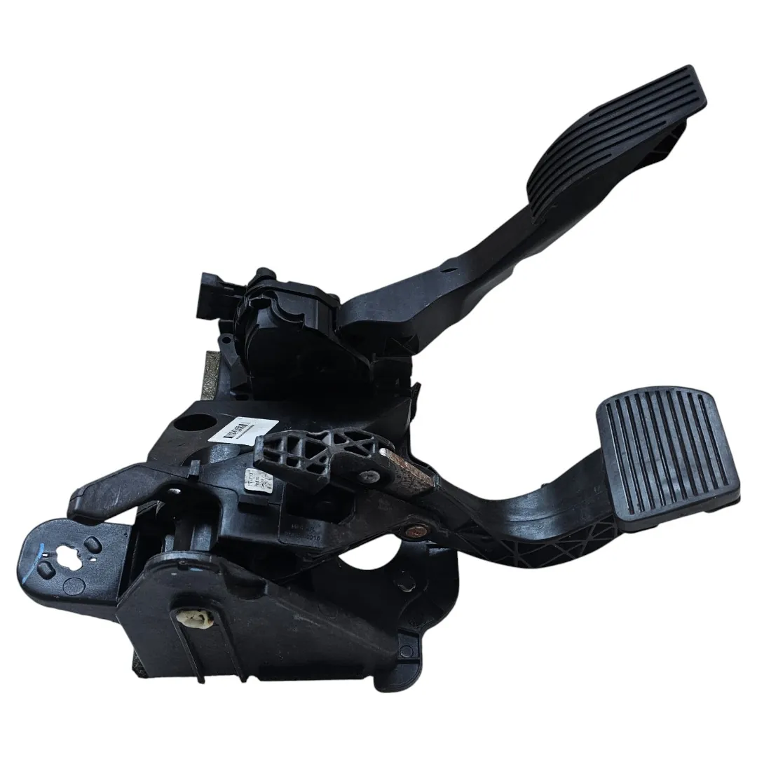Suporte com pedal freio e acelerador Jeep Renegade 2021 1.8 Flex