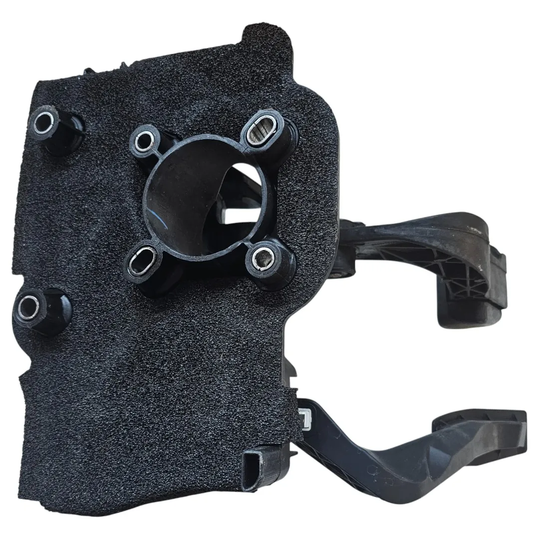 Suporte com pedal freio e acelerador Jeep Renegade 2021 1.8 Flex
