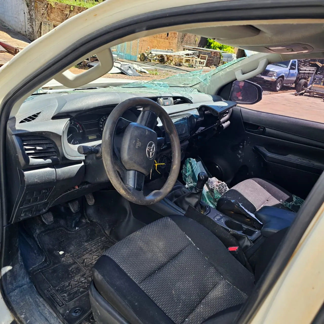 Sucata de Toyota Hilux CD LOW 2018 2.8 177cv Manual