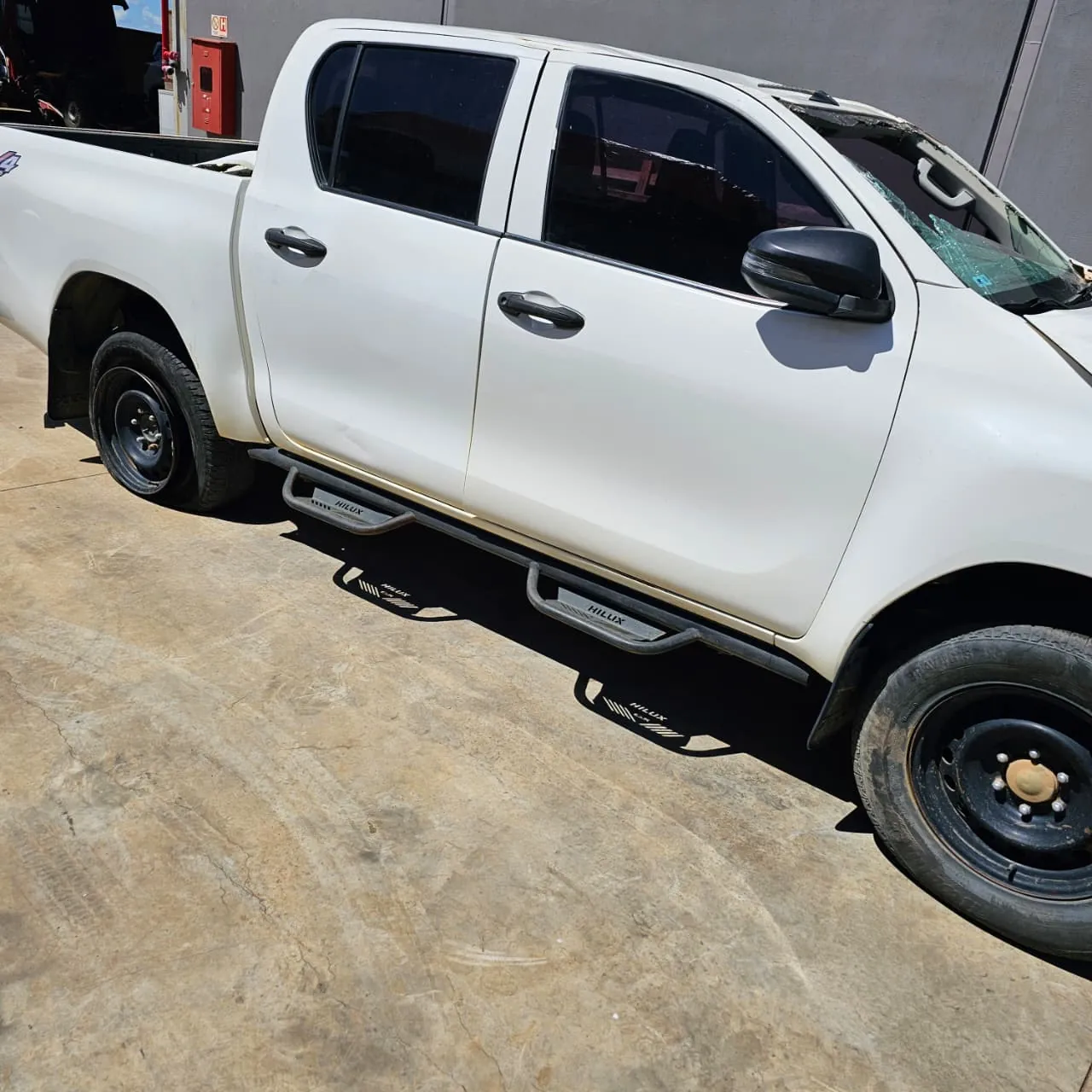 Sucata de Toyota Hilux CD LOW 2018 2.8 177cv Manual