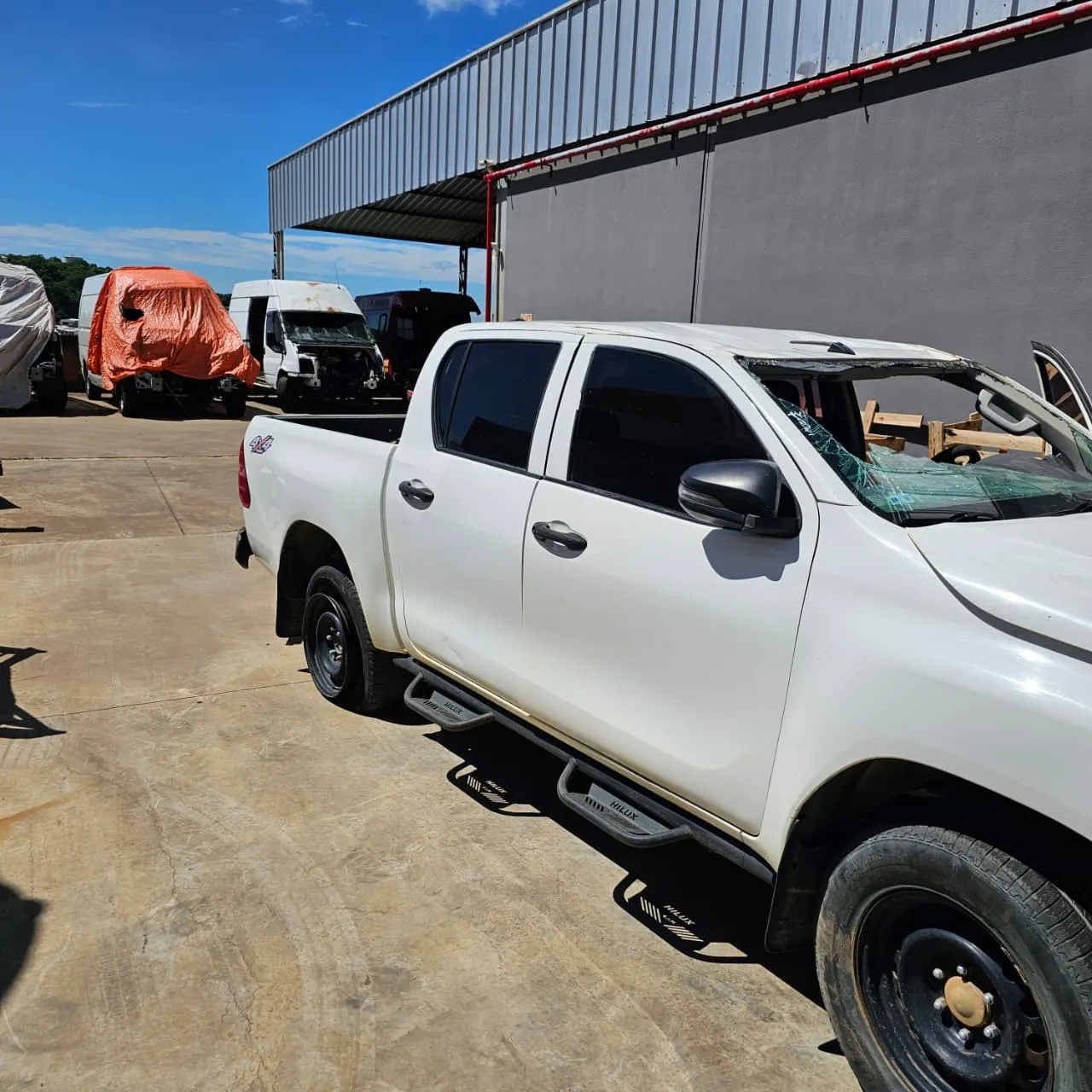 Sucata de Toyota Hilux CD LOW 2018 2.8 177cv Manual