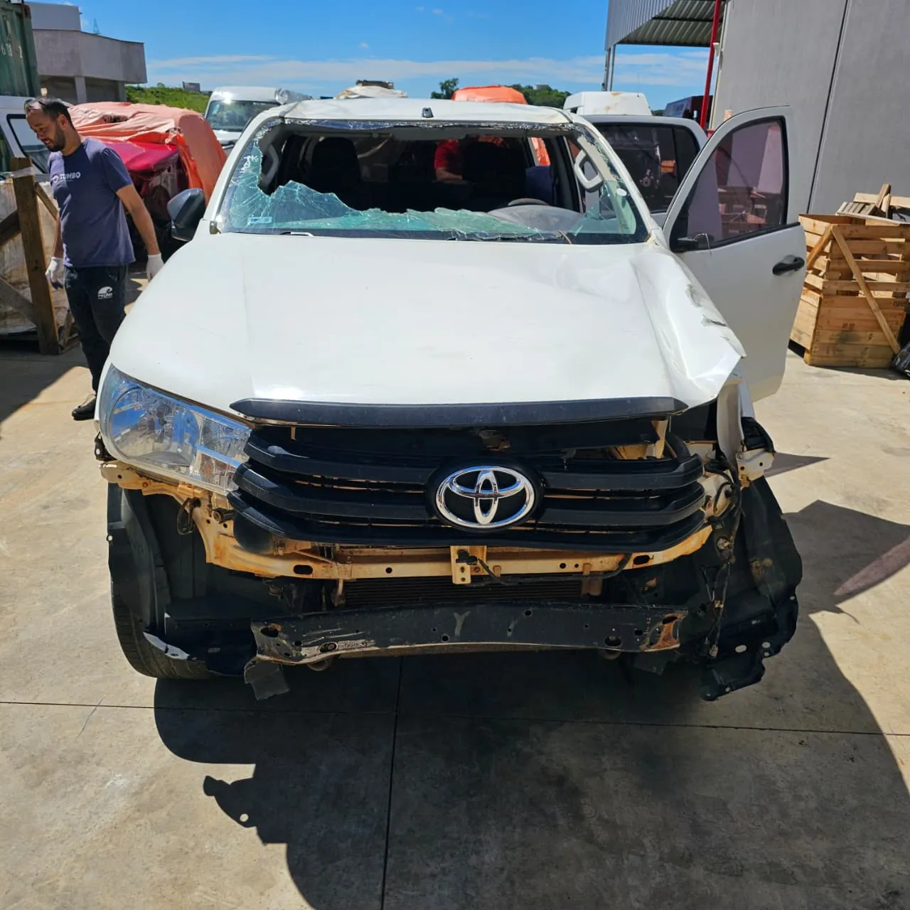 Sucata de Toyota Hilux CD LOW 2018 2.8 177cv Manual
