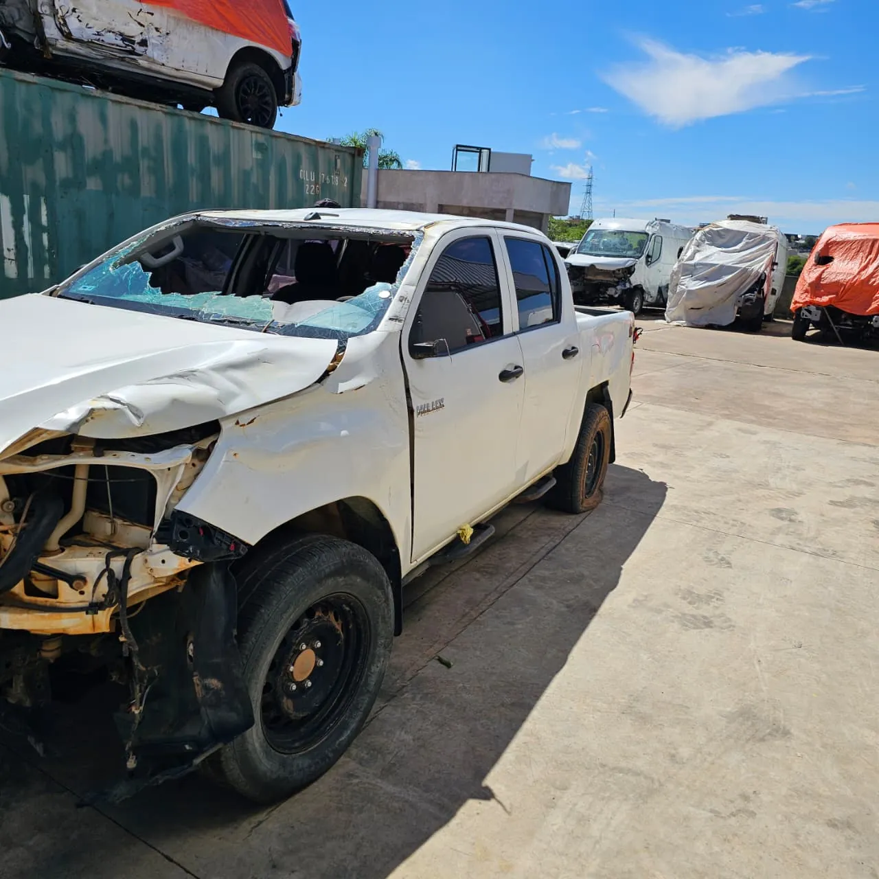 Sucata de Toyota Hilux CD LOW 2018 2.8 177cv Manual