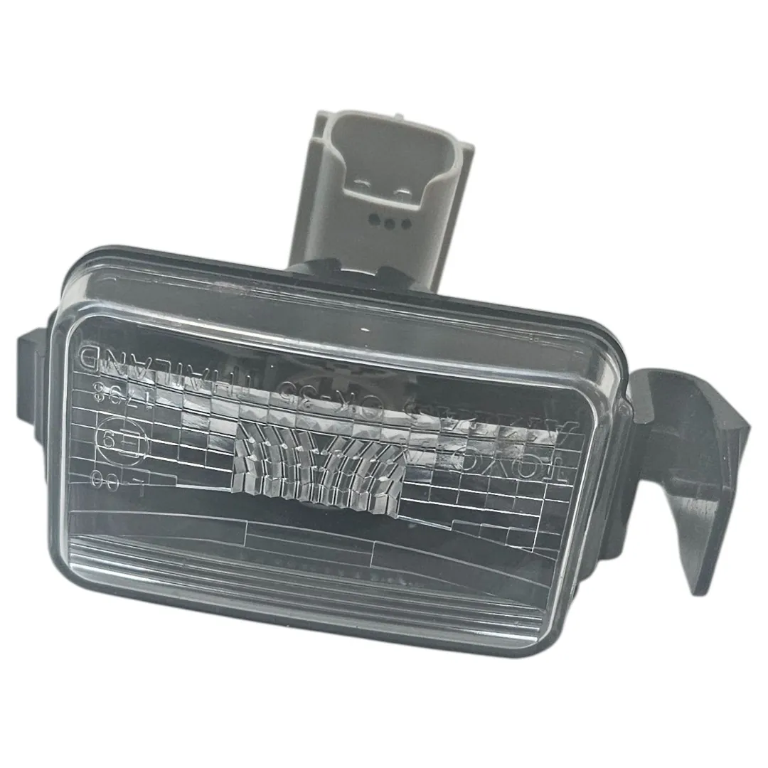 Luz de placa esquerda Toyota Hilux 2.8 204cv 2024 0km