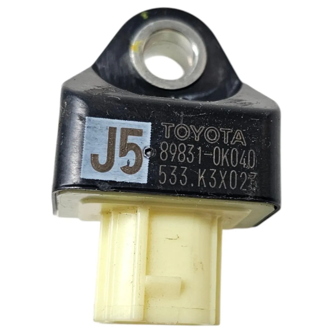 Sensor de impacto porta dianteira esquerda Hilux CD SRV 2.8 2020