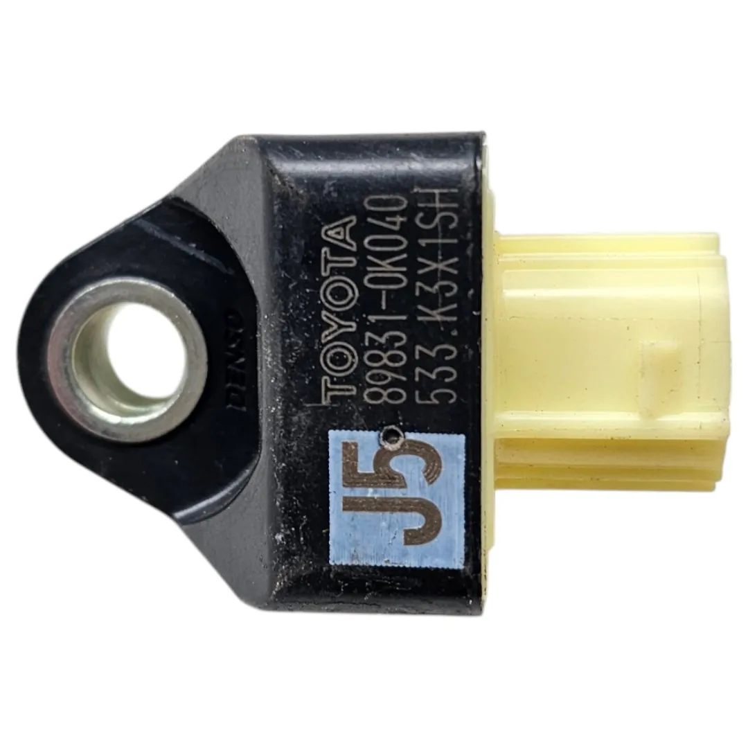 Sensor de impacto porta dianteira direita Hilux CD SRV 2.8 2020