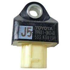 Sensor de impacto porta dianteira direita Hilux CD SRV 2.8 2020