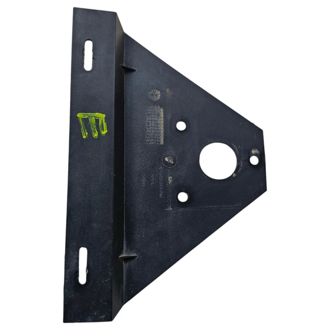 Suporte placa traseira  F4000 2014 Cummins 4x4