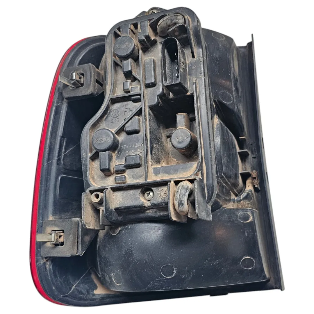 Lanterna traseira direita Saveiro Cross 2012 1.6 120cv