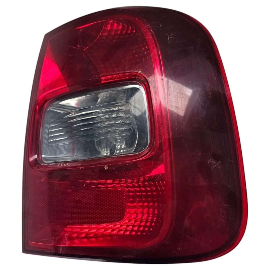Lanterna traseira direita Saveiro Cross 2012 1.6 120cv