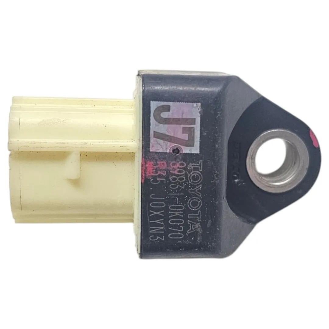 Sensor detonação aibag traseiro esquerdo Hilux 2.8 Srx 4x4 2020