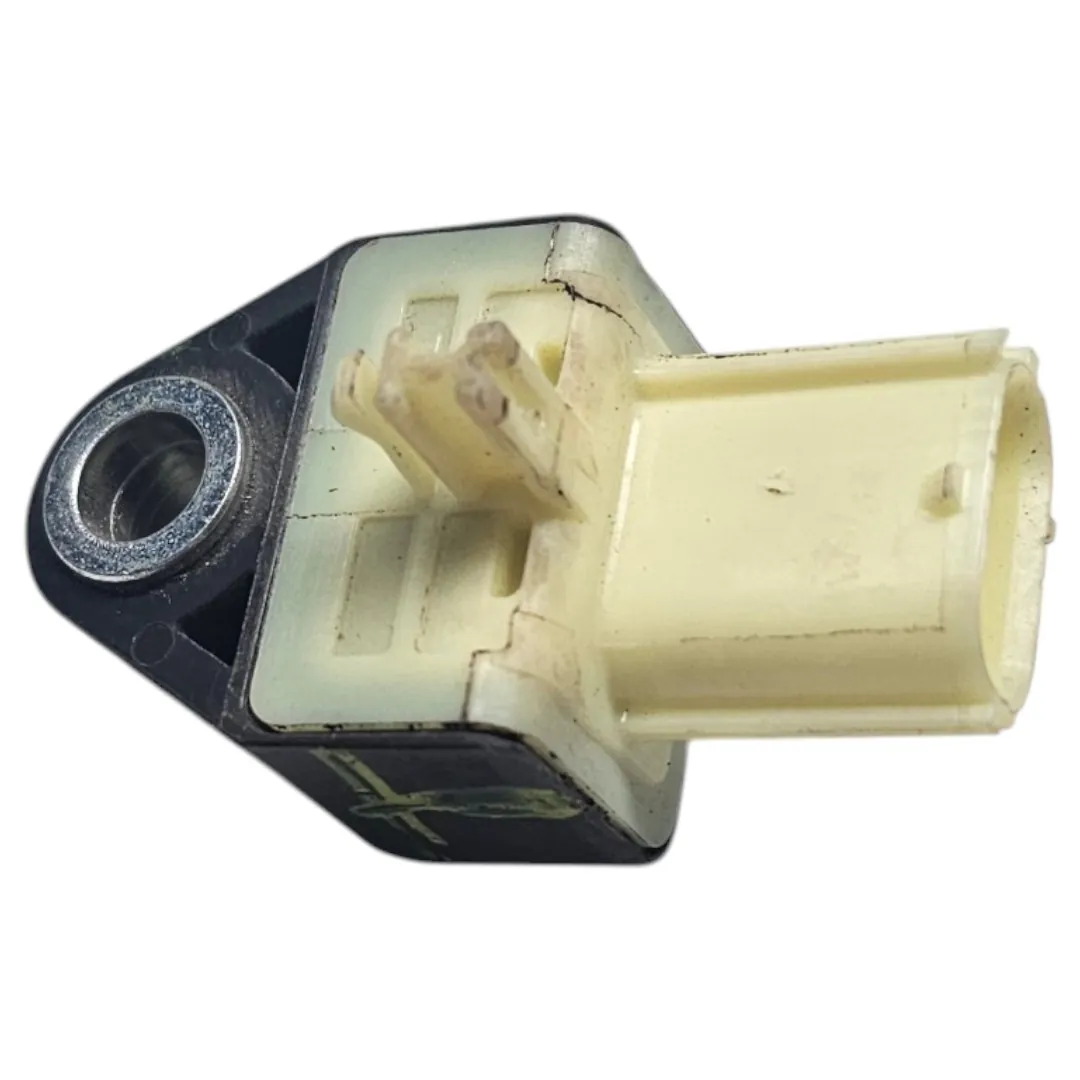 Sensor detonação aibag traseiro esquerdo Hilux 2.8 Srx 4x4 2020