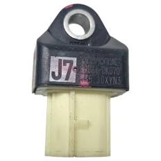 Sensor detonação aibag traseiro esquerdo Hilux 2.8 Srx 4x4 2020