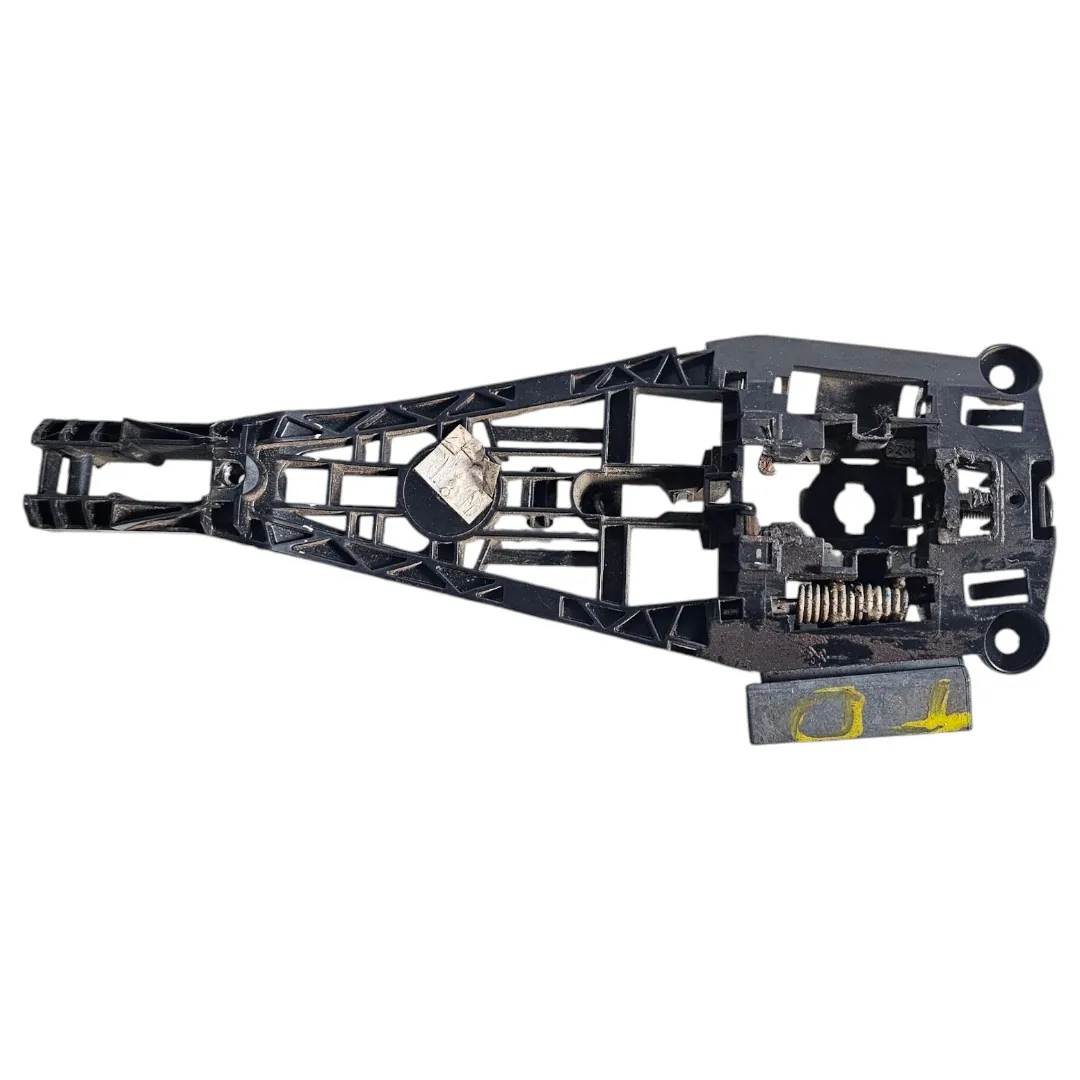Suporte maçaneta traseira direita S10 2.8 Diesel 4X4 LS 2020