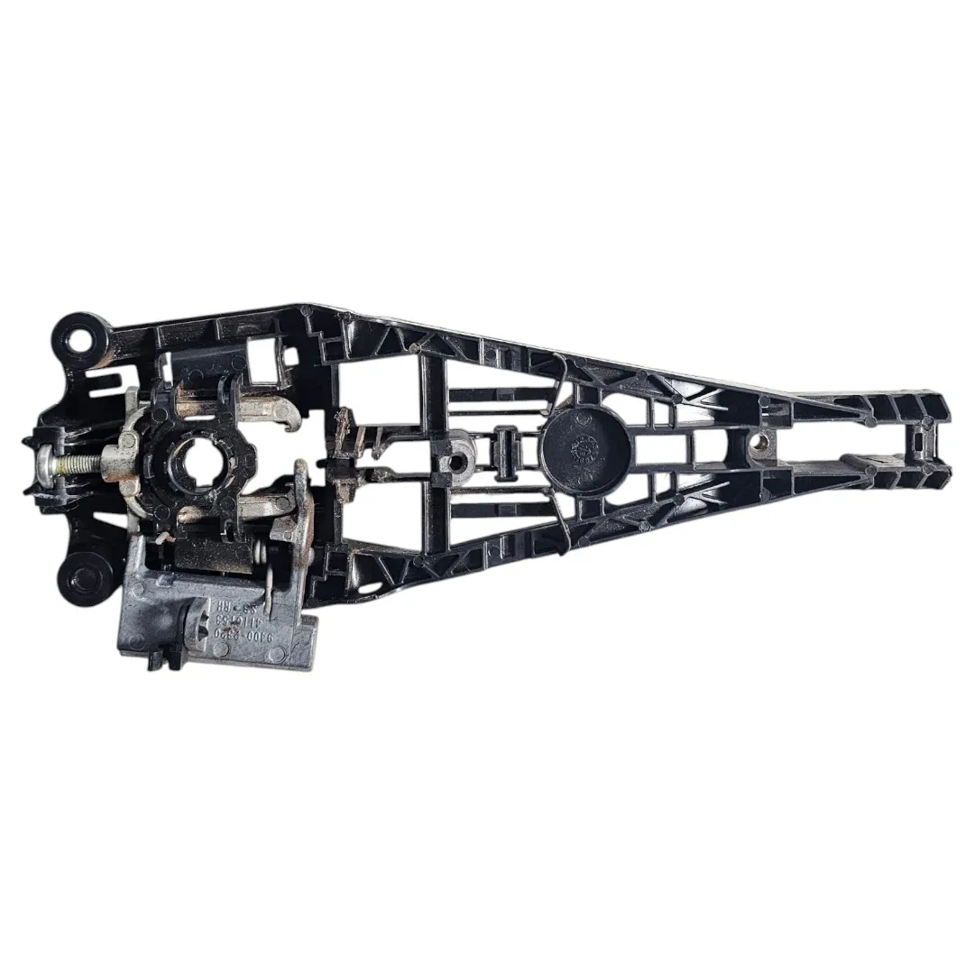 Suporte maçaneta traseira direita S10 2.8 Diesel 4X4 LS 2020