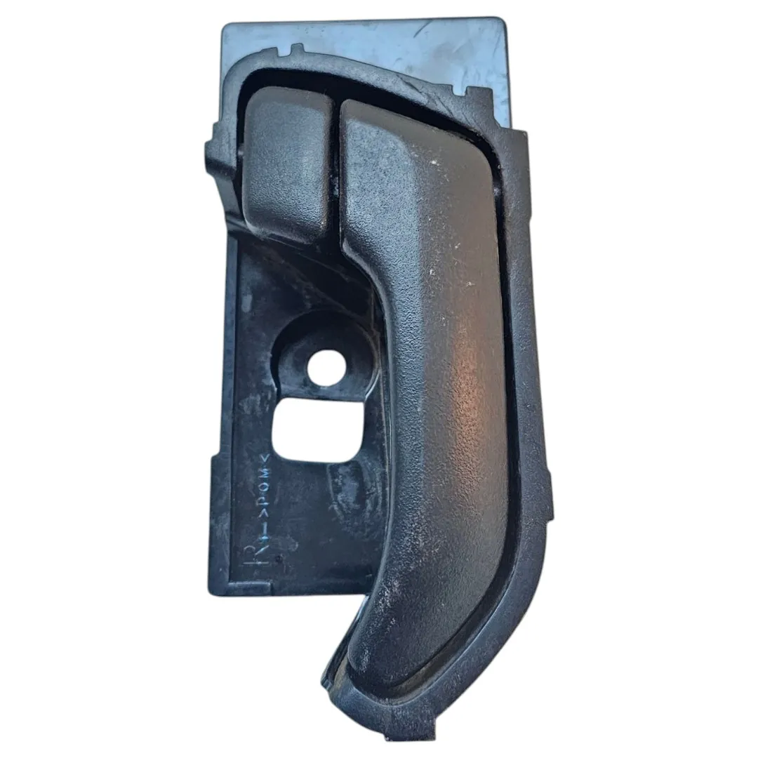 Puxador dianteiro direito S10 2.8 200cv 2020 LS