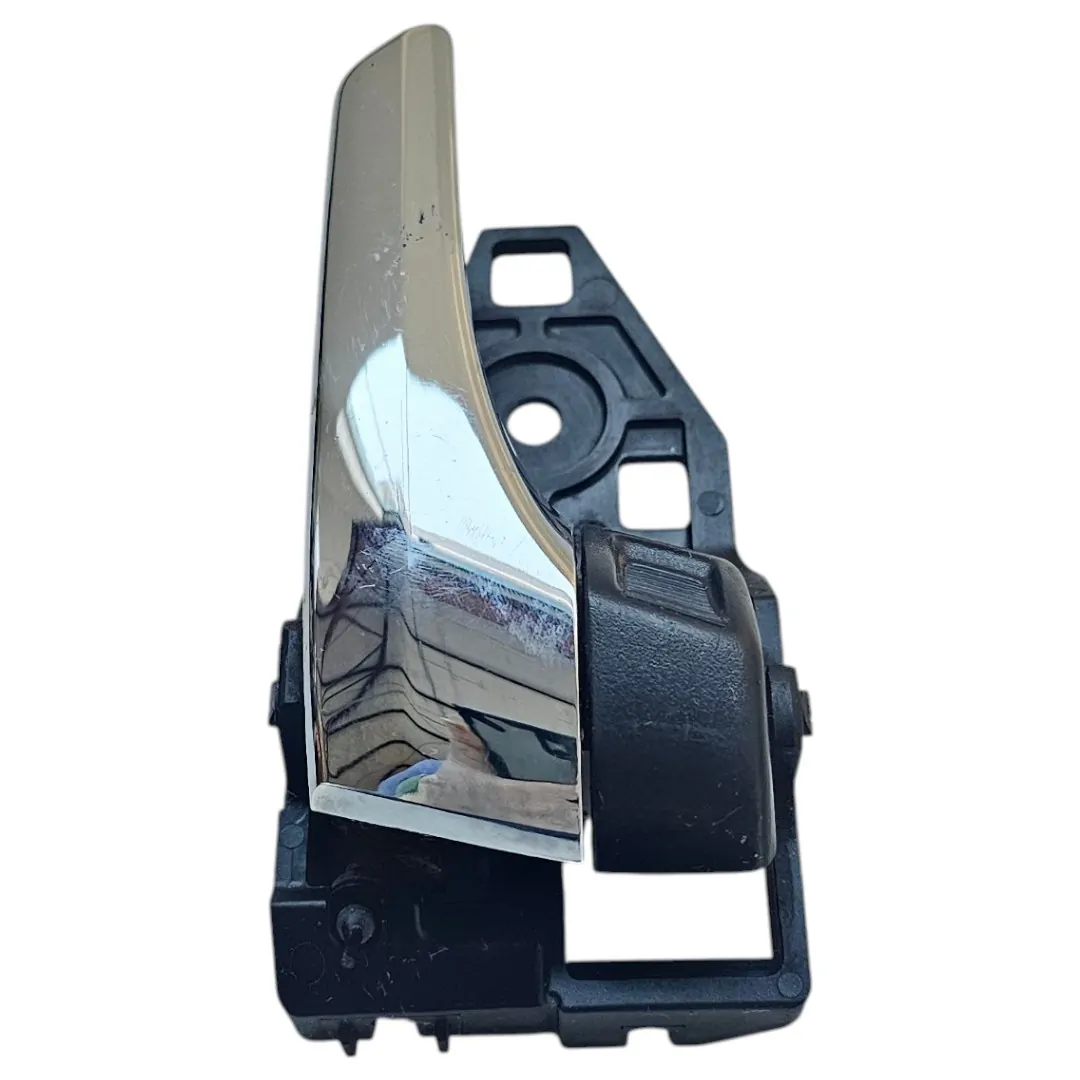 Puxador porta dianteira direita Toyota Hilux 2.8 SRX 2016/...