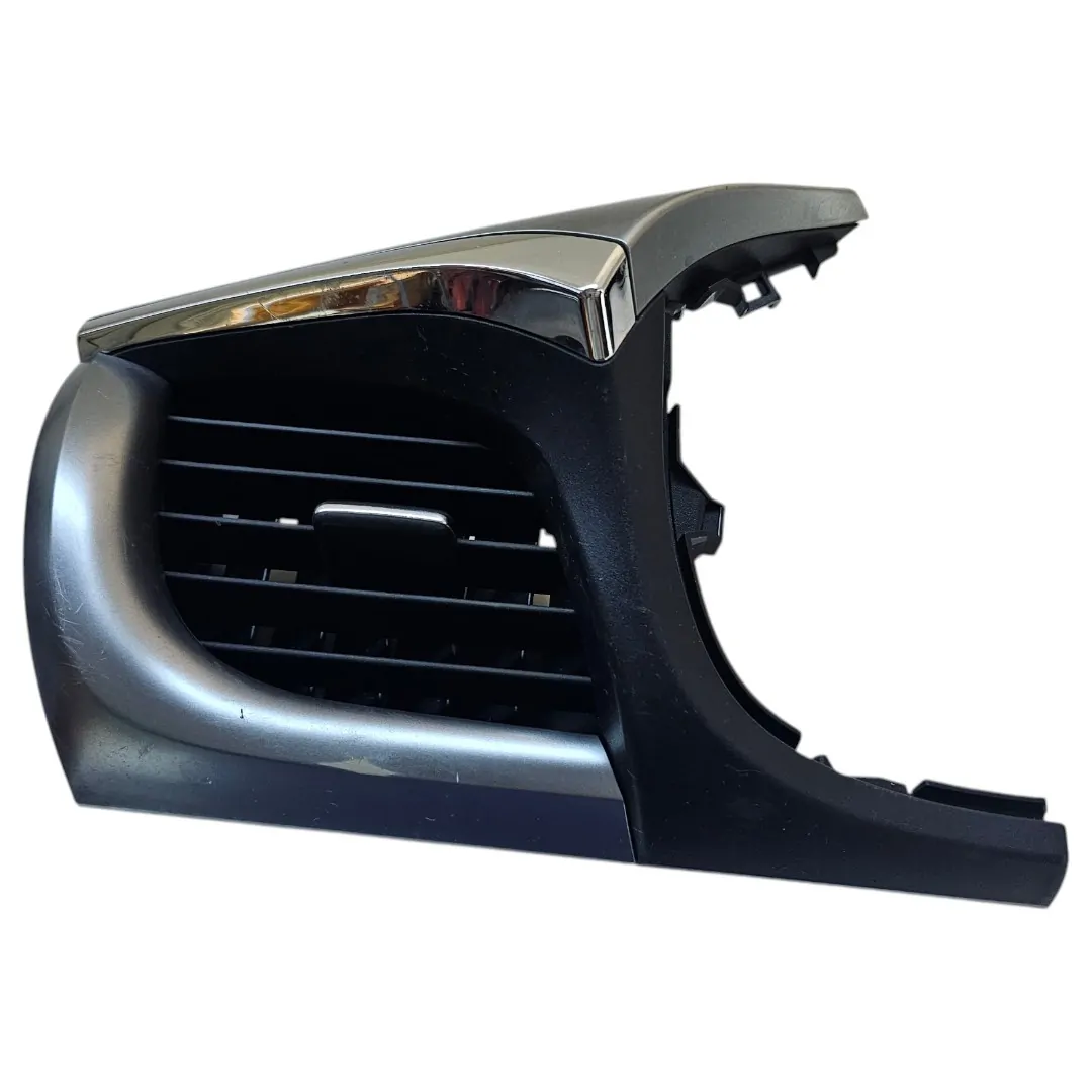Grade saída de ar esquerda do painel Toyota Hilux 2.8 SRX 2016/...