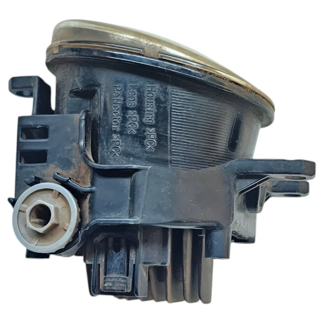 Farol de milha (farolete) esquerdo Toyota Hilux 2.8 SRX 2016/...